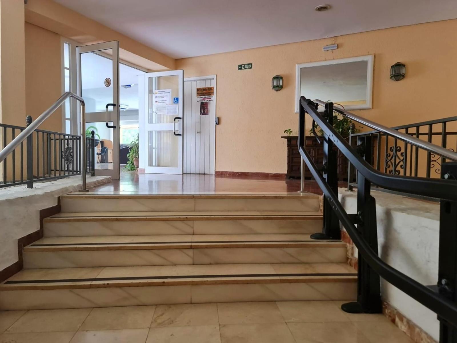 Estudio Aguila Prive Aceptamos Mascotas Benalmádena Eksteriør bilde